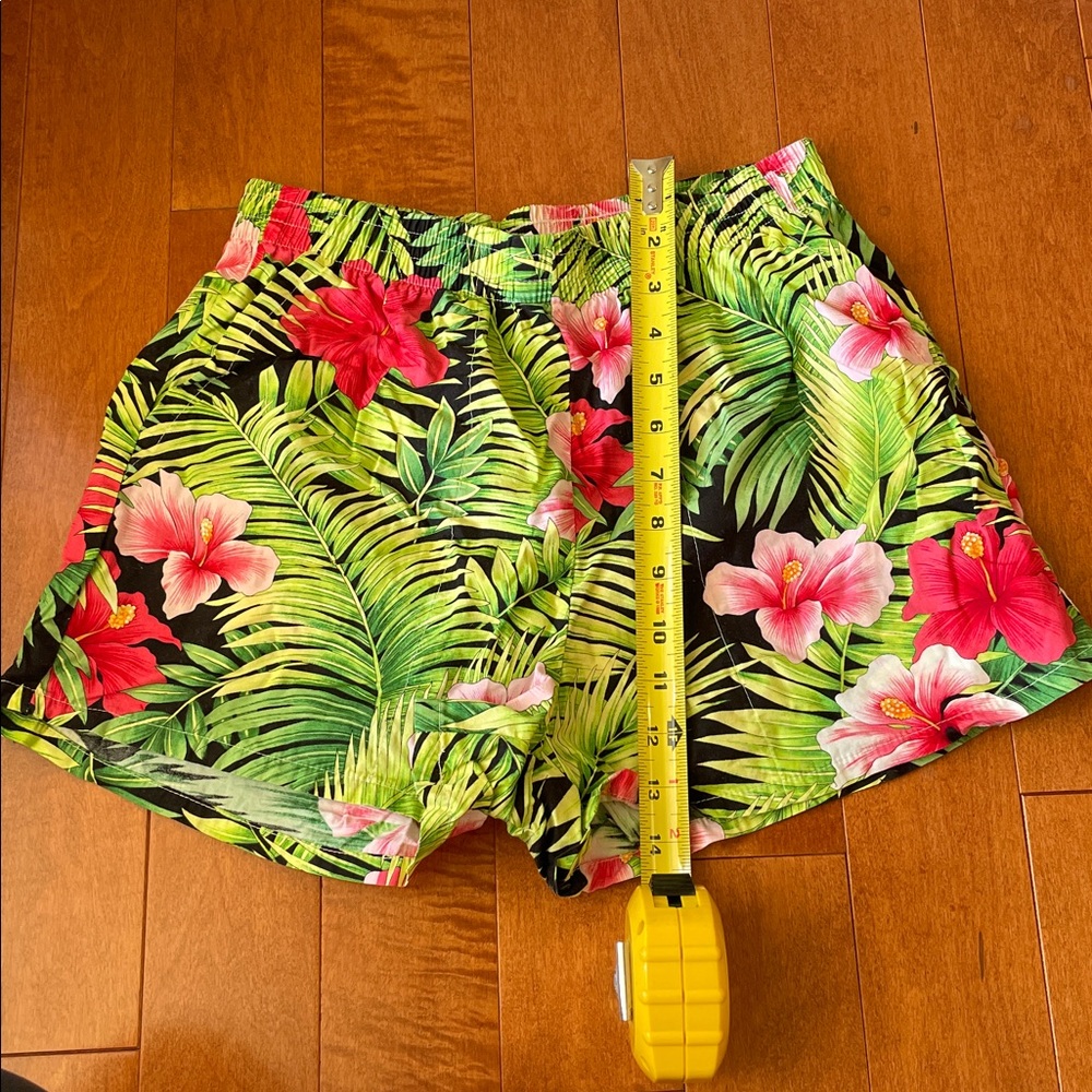 Floral Hawaiian Print Shorts - Picture 3 of 6